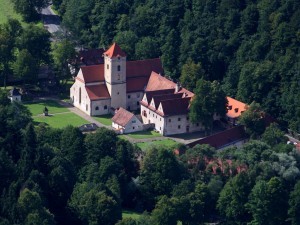 Czerwony Klasztor widziany z Trzech Koron
