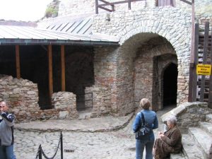 Zamek w Czorsztynie - dziedziniec