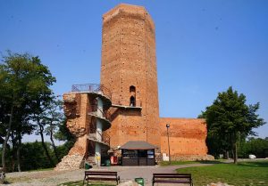 Mysia Wieża w Kruszwicy na Półwyspie Rzępowskim Jeziora Gopło